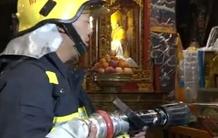 西藏消防部门演练寺庙文物古建筑灭火救援